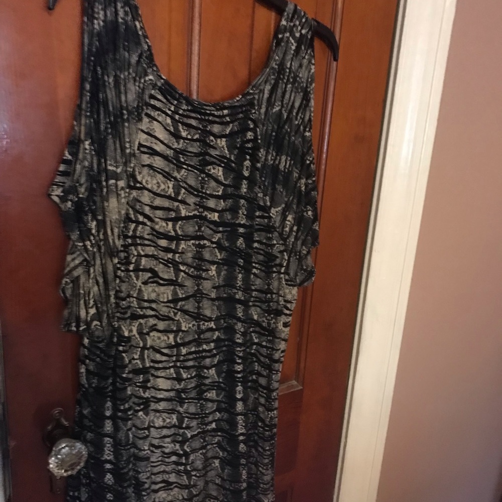 Black and white cold shoulder top